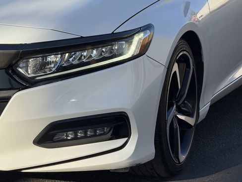 Used 2019 Honda Accord Sport image 6