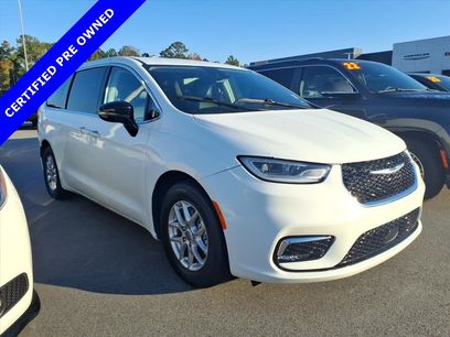 Certified 2024 Chrysler Pacifica Touring-L