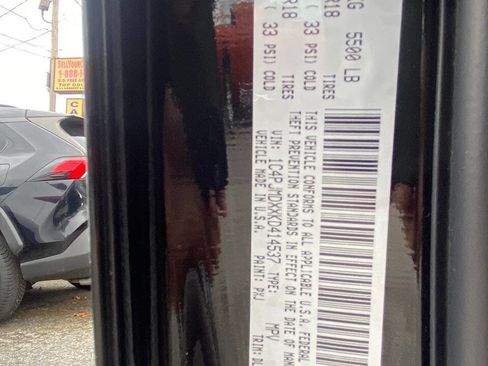 Used 2019 Jeep Cherokee Limited image 8