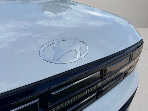 Used 2025 Hyundai Santa Fe Limited AWD/4WD image 31