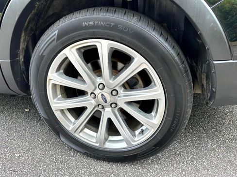 Used 2017 Ford Explorer Limited image 10