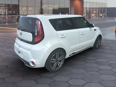 Used 2016 Kia Soul + w/ Soulful Package FWD image 11
