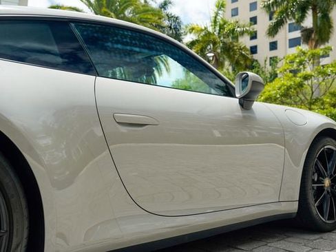 Used 2021 Porsche 911 Carrera 4 image 30