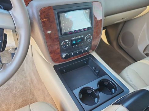 Used 2011 Chevrolet Tahoe LT AWD/4WD image 21