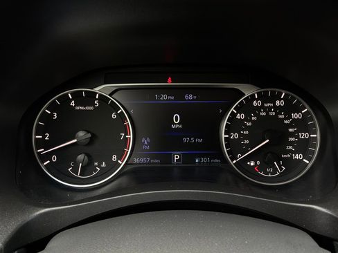 Used 2025 Nissan Altima 2.5 SV FWD image 36