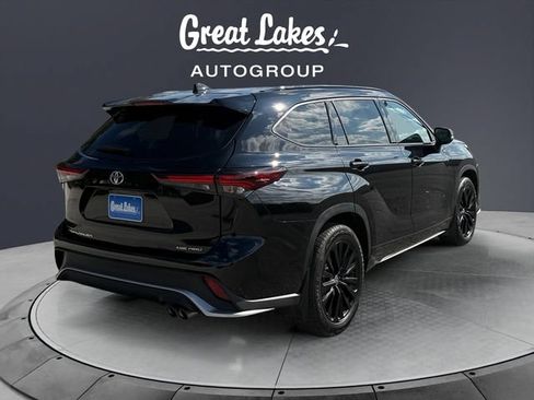 Used 2024 Toyota Highlander XSE AWD/4WD image 5