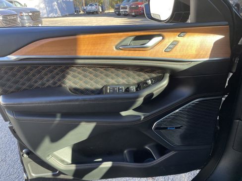 Certified 2022 Jeep Grand Cherokee Summit image 37