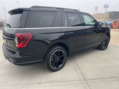 Used 2024 Ford Expedition Limited image 14