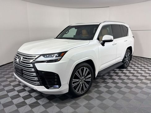 Used 2023 Lexus LX 600 4WD w/ Luxury Package image 1