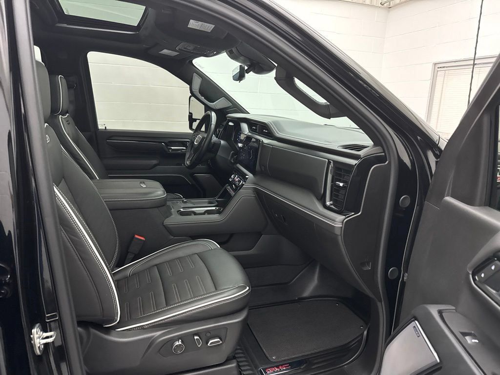 Used 2026 GMC Sierra 2500 AT4X w/ LPO, Black Badging Package AWD/4WD image 67