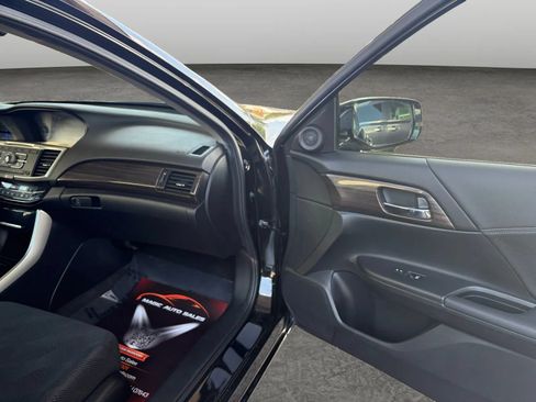 Used 2017 Honda Accord Hybrid Sedan image 19