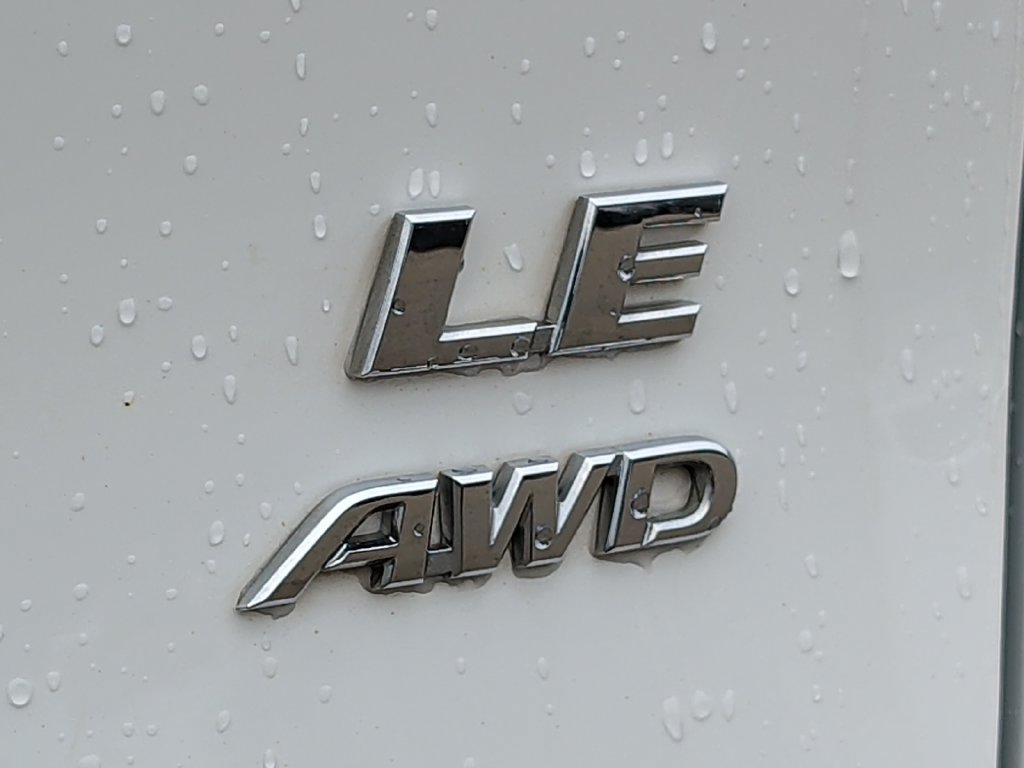 Used 2025 Toyota RAV4 LE AWD/4WD image 44