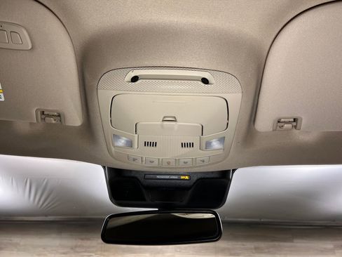 Used 2024 Ford Expedition XLT image 17