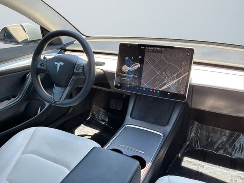 Used 2021 Tesla Model 3 Standard Range Plus RWD image 14