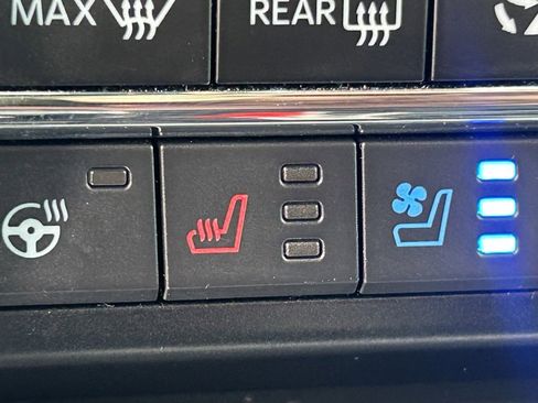 Used 2023 Ford F150 Lariat image 19