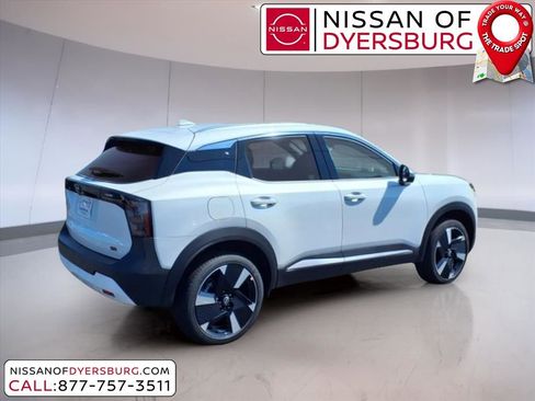 New 2025 Nissan Kicks SR image 3