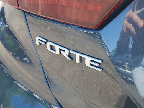 Used 2024 Kia Forte LXS FWD image 6
