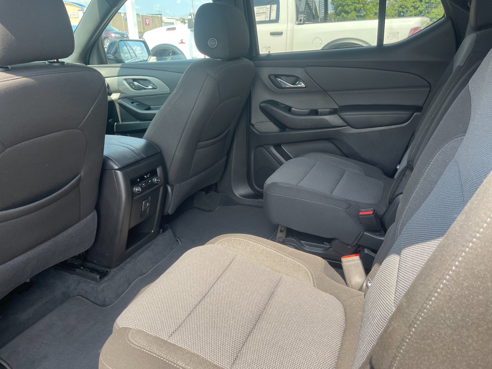 Used 2023 Chevrolet Traverse LT FWD image 13