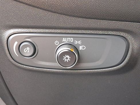 Used 2023 Chevrolet Equinox LS w/ LS Convenience Package image 23