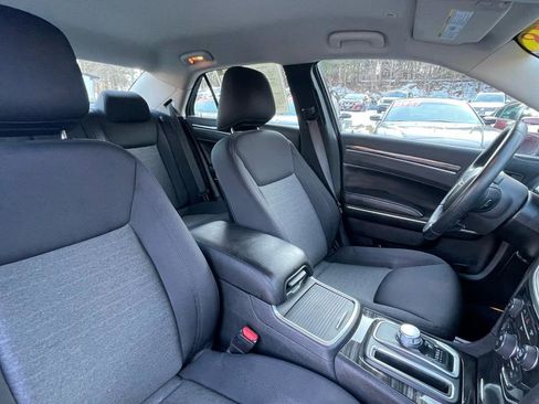 Used 2018 Chrysler 300 Touring w/ Sport Appearance Package image 29