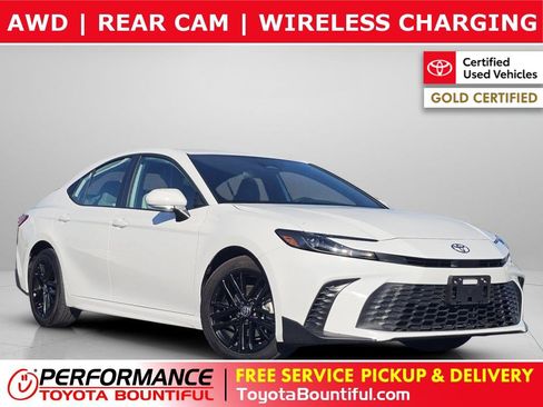 Used 2025 Toyota Camry SE AWD/4WD image 1
