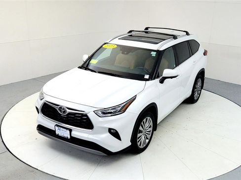 Used 2023 Toyota Highlander Platinum image 14