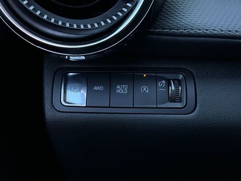 Used 2025 Chevrolet Equinox LT image 21