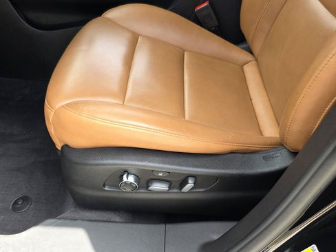 Certified 2023 Cadillac XT4 Premium Luxury w/ Technology Package FWD image 19