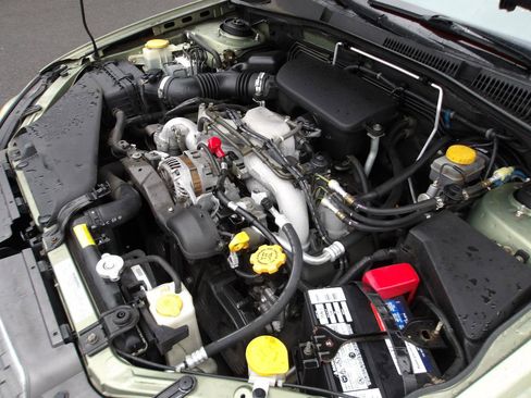 Used 2005 Subaru Outback Premium image 19