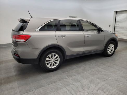 Used 2017 Kia Sorento L FWD image 10