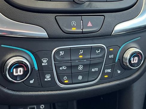 Used 2024 Chevrolet Equinox LT FWD image 28