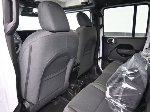 New 2026 Jeep Gladiator Sport AWD/4WD image 23