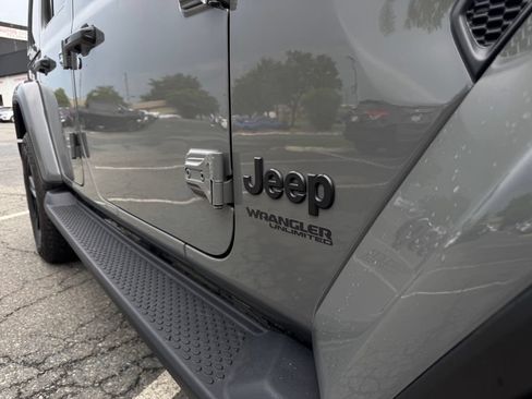 Used 2021 Jeep Wrangler Unlimited Sahara AWD/4WD image 58