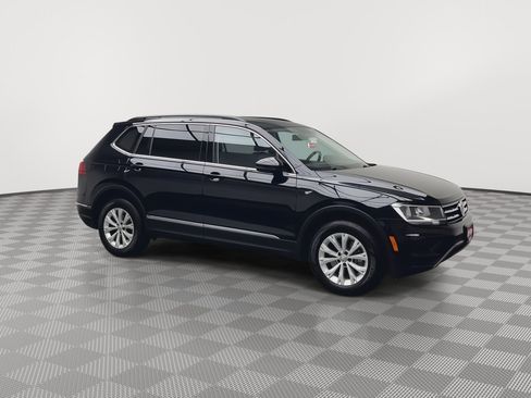 Used 2018 Volkswagen Tiguan SE w/ Panoramic Sunroof Package AWD/4WD image 40