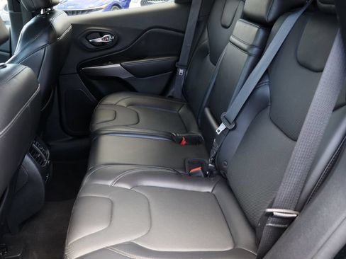 Used 2019 Jeep Cherokee Limited AWD/4WD image 25
