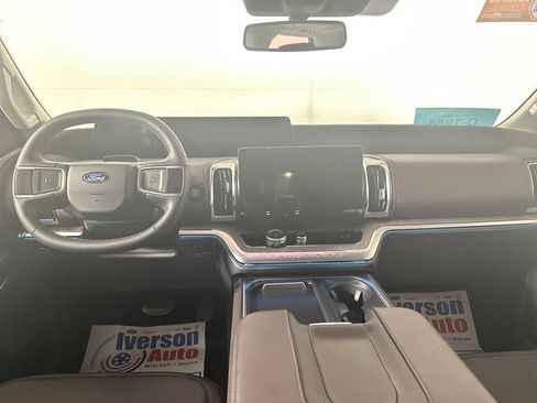 New 2026 Ford Expedition Max Platinum w/ Platinum Ultimate Package AWD/4WD image 29