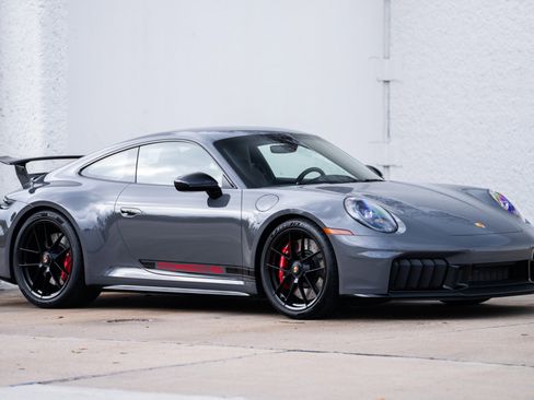 Used 2025 Porsche 911 Carrera 4 GTS image 5