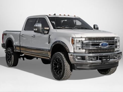 Used 2019 Ford F250 King Ranch w/ King Ranch Ultimate Package image 4