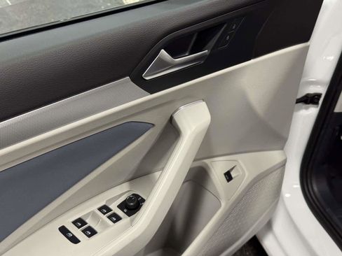 New 2026 Volkswagen Jetta SE image 18