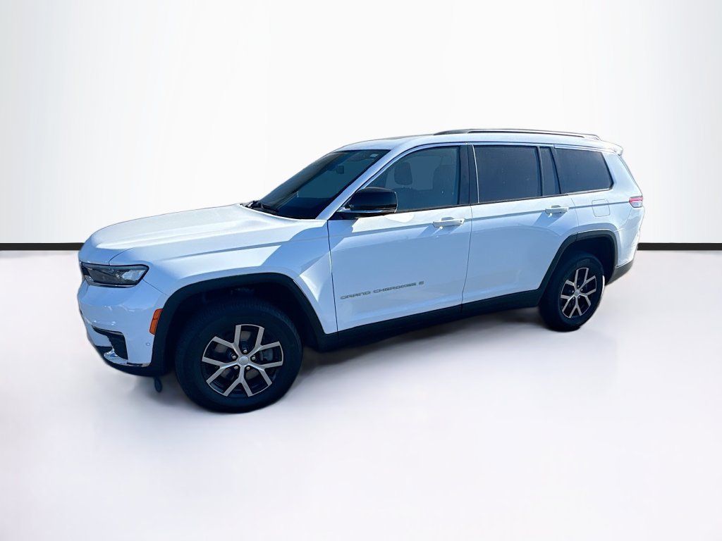 Used 2024 Jeep Grand Cherokee L Limited w/ Luxury Tech Group II AWD/4WD image 3