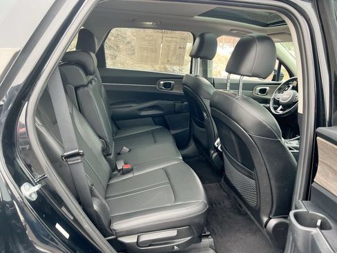 Used 2023 Kia Sorento S w/ Panoramic Sunroof Package AWD/4WD image 26