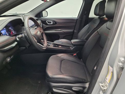 Used 2024 Jeep Compass Trailhawk image 17