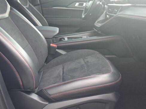 Used 2025 Ford Explorer ST AWD/4WD image 32