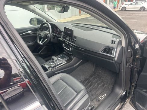 Used 2020 Audi Q5 2.0T Premium Plus w/ Premium Plus Package AWD/4WD image 9