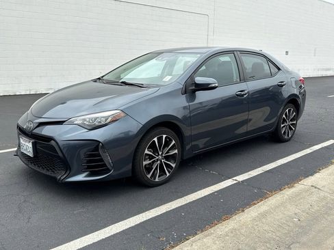 Used 2019 Toyota Corolla SE FWD image 3