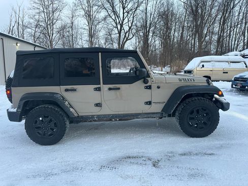 Used 2016 Jeep Wrangler Unlimited Sport image 3