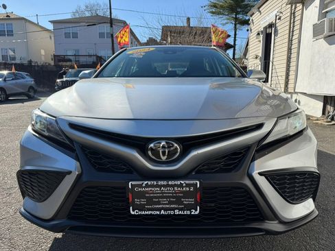 Used 2024 Toyota Camry SE FWD image 5