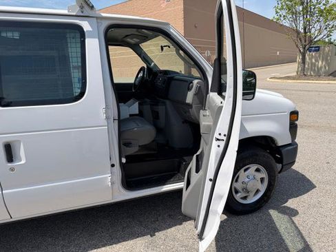 Used 2014 Ford E-250 and Econoline 250 w/ Power Group image 15