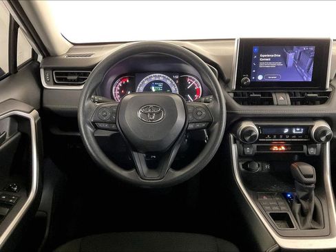 Used 2025 Toyota RAV4 LE image 4