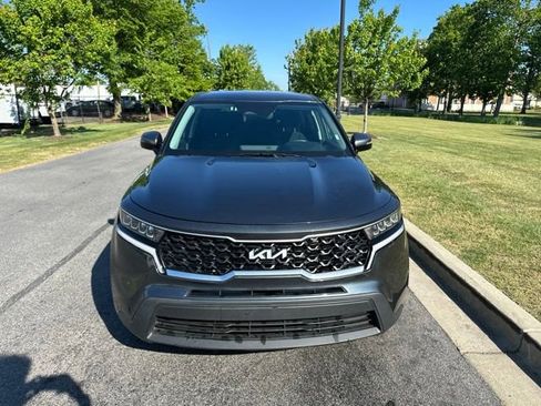 Certified 2023 Kia Sorento LX FWD image 4